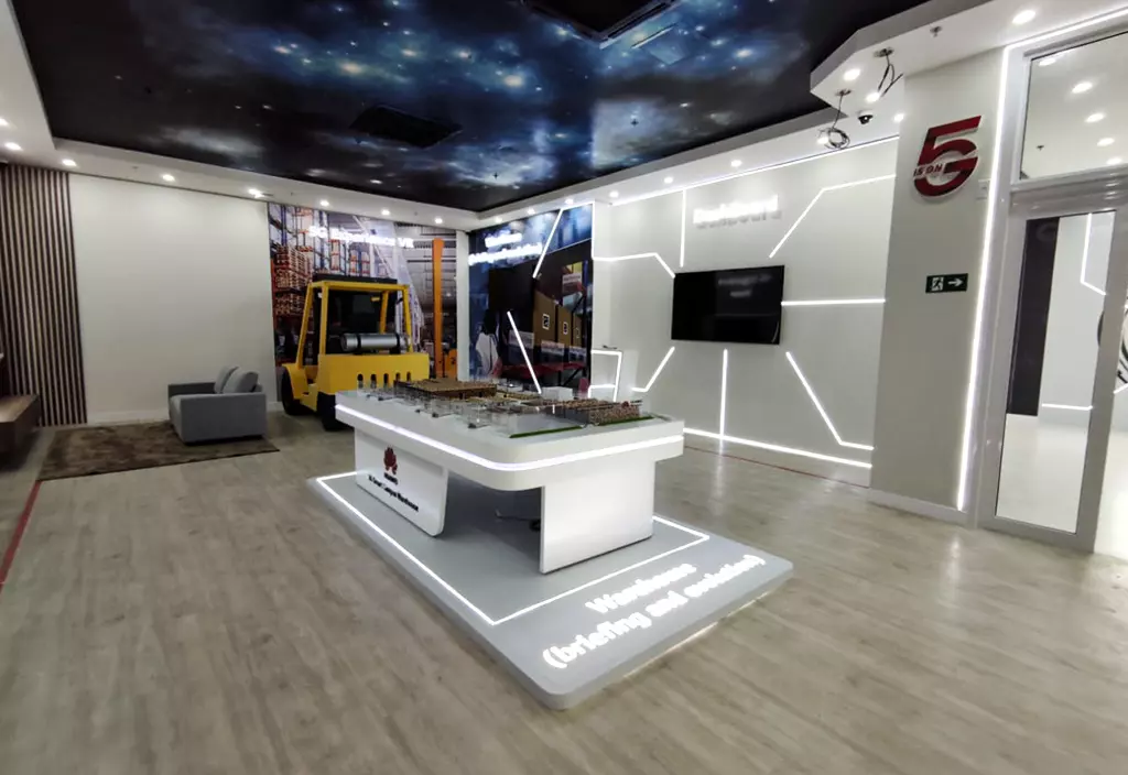 AnyConv.com__Showroom-Huawei-212.webp